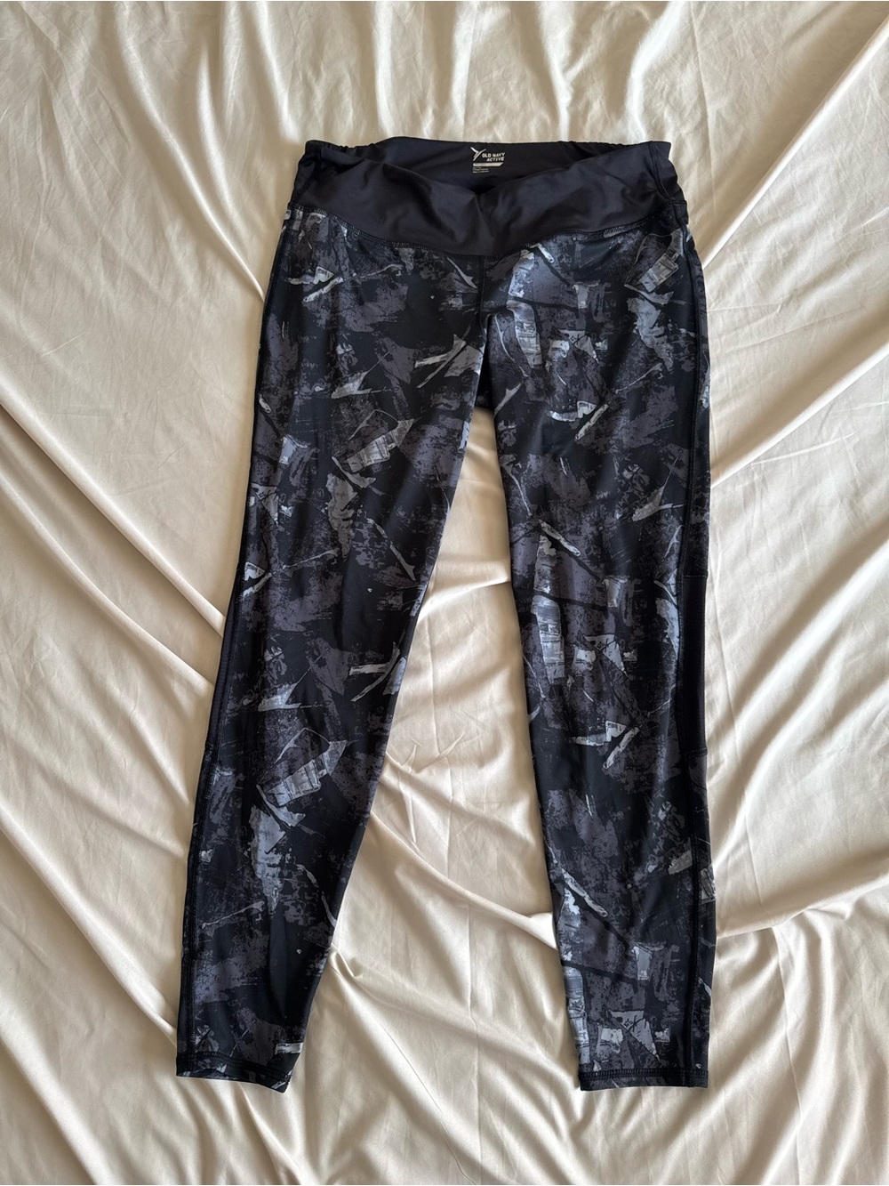 Old Navy Active Go-Dry Leggings
